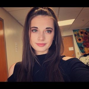 Meet your Posher, Rebekah